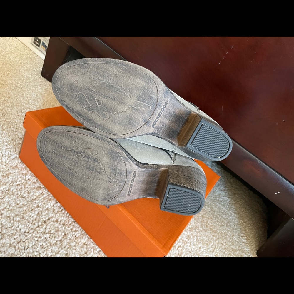 Booties - Picture 4 of 4